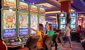 Phòng chơi live casino trực tiếp tại nohu club với dealer chuyên nghiệp và giao diện thân thiện